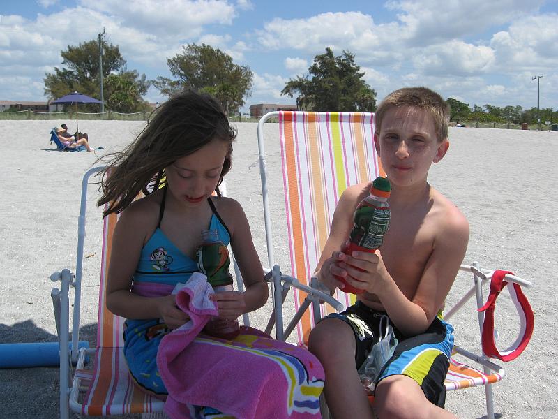 IMG_0497.JPG - Here we are on the white sandy beaches of Southern Florida.
Wait for it.... "I'm bored..."